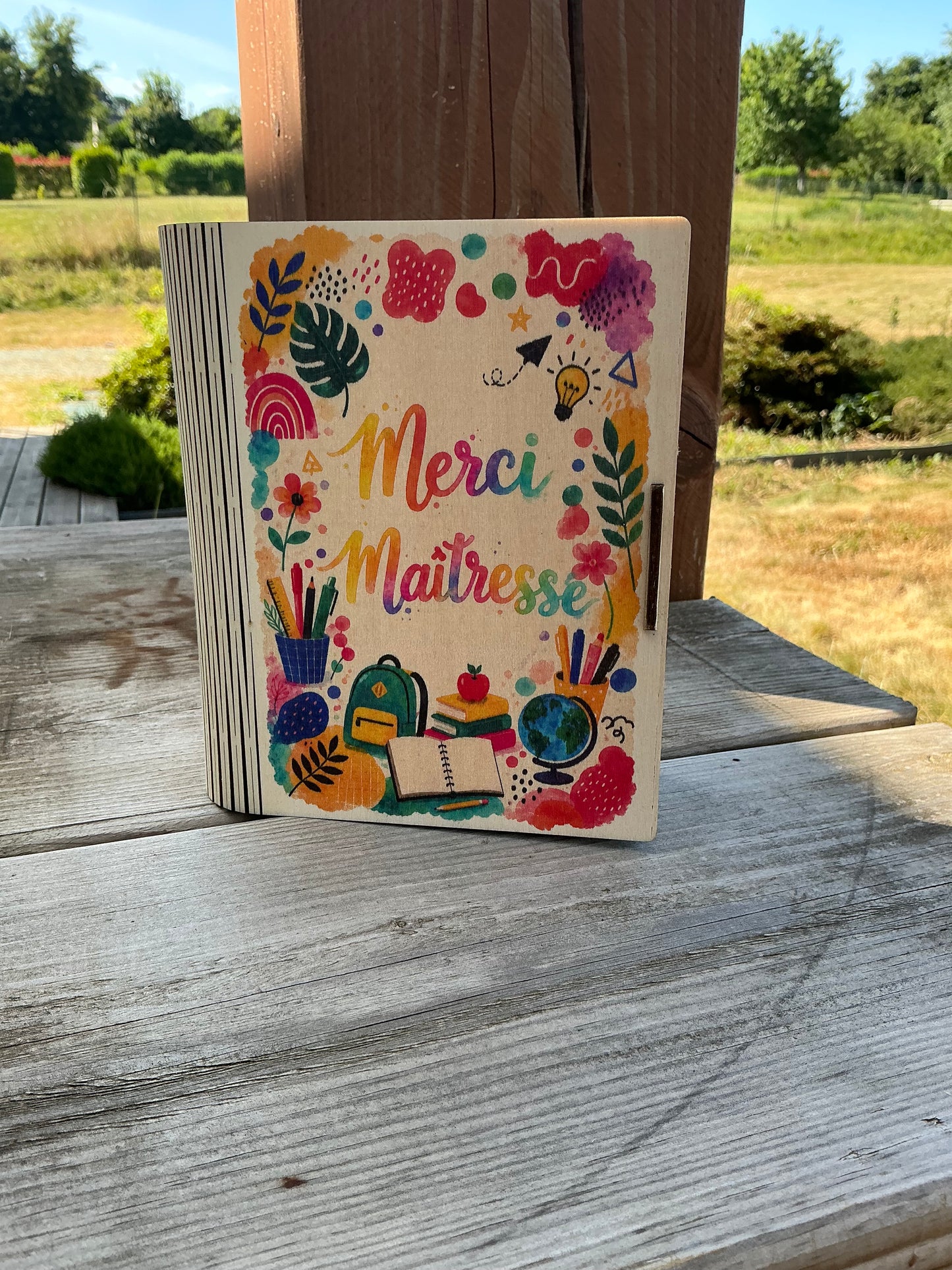 Boîte de rangement en forme de livre